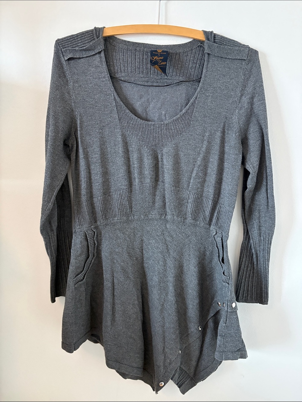 Point Zero Women's Gray Scoop Neck Knit Tunic Sweater